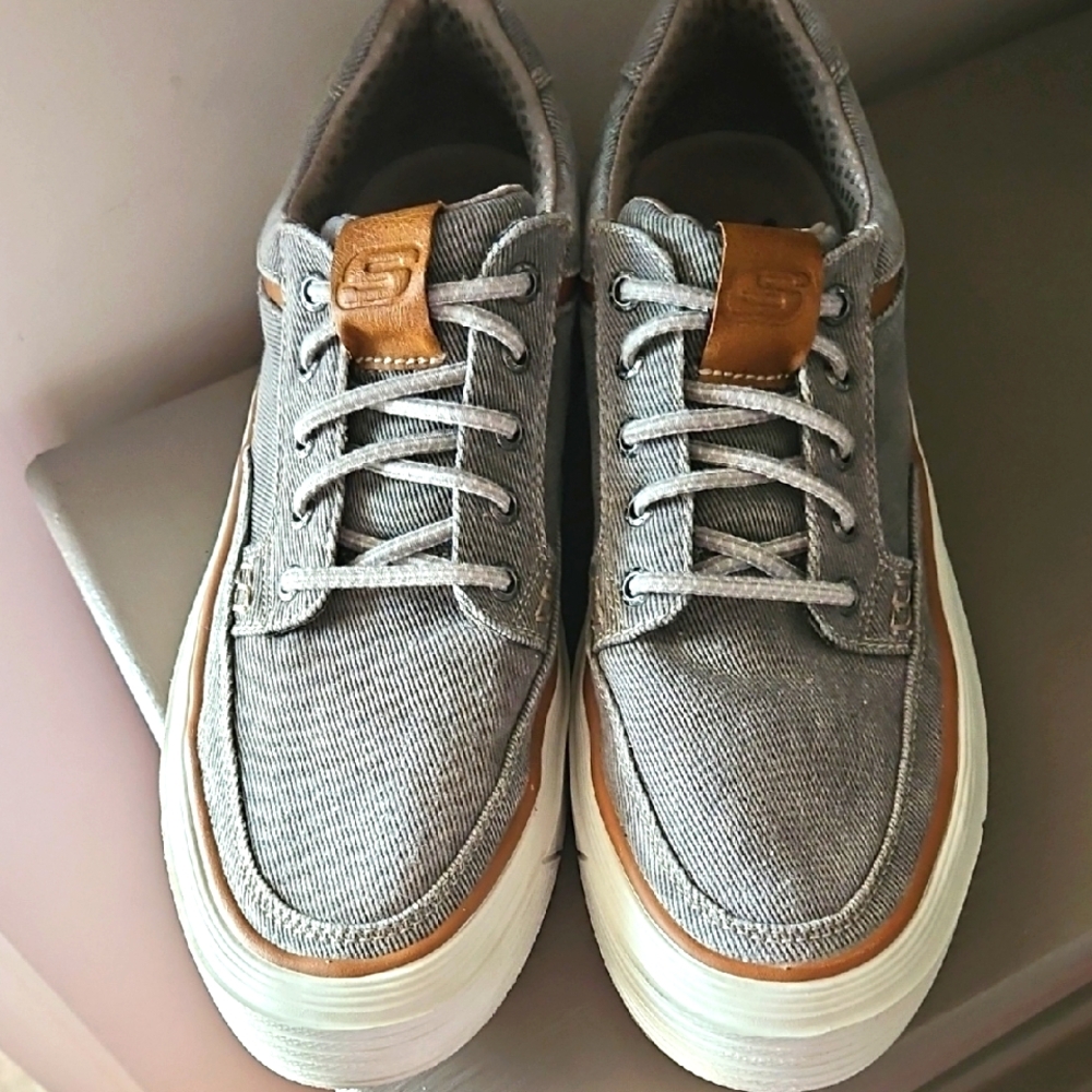 SKECHERS VIEWPORT CLASSIC FIT AIR COOLED MEMORY FOAM GOGA SHOES sz 10.5